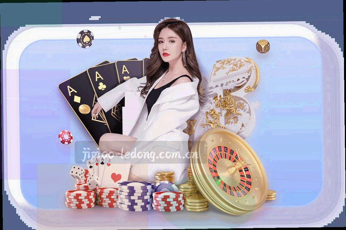 战术板上手绘的传球与控球路线，冷峻简洁的线条